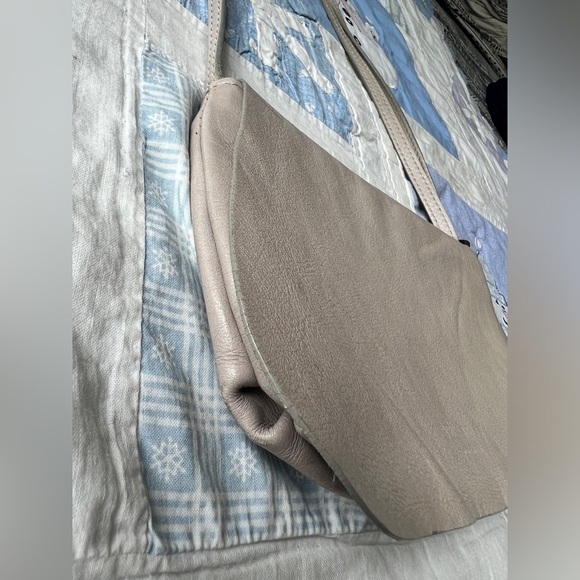 Italian Leather Cream Genuine Leather Minimalist Preppy Lightweight Shoulder Bag - Picture 2 of 11